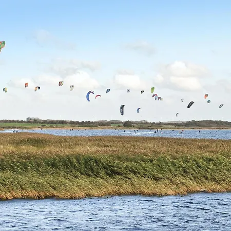 Four-bedroom In Casa vacanze *