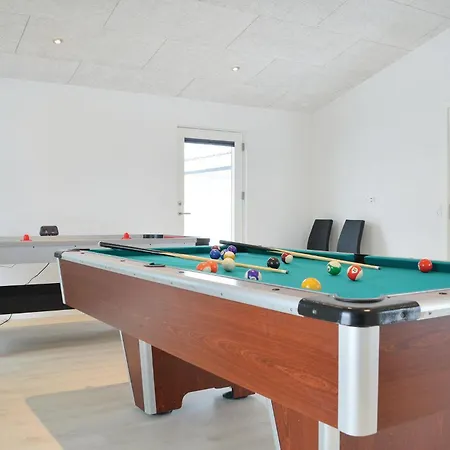 Amazing Home In Ringkobing With Sauna Hébergement de vacances *