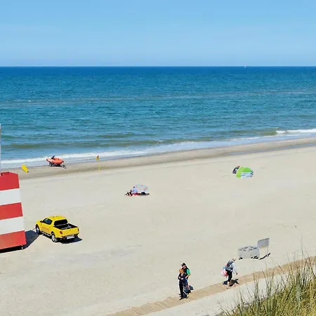 Four-bedroom In Casa vacanze