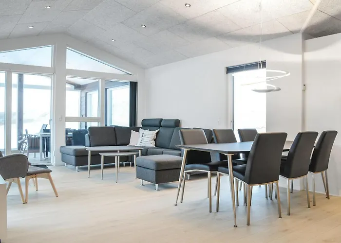 Four-bedroom In Holiday home